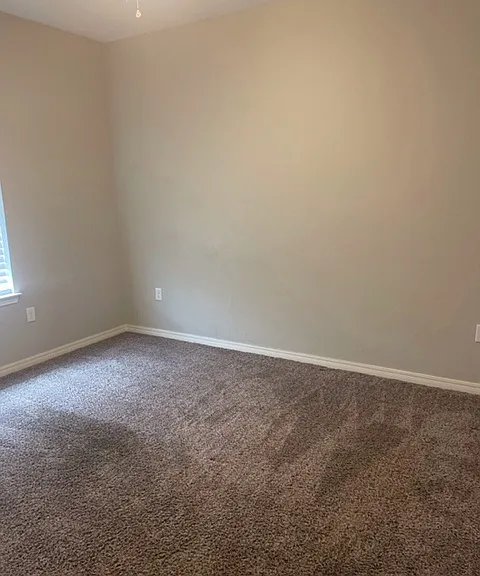 401 Myra Lynn Ln — Photo 9
