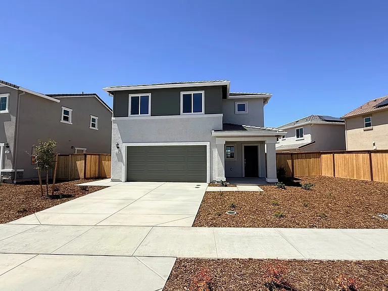Beautiful new build in highly sought after Roseville