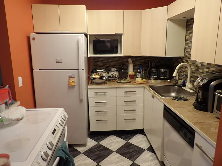 195 Fanshaw E #195 — Photo 13
