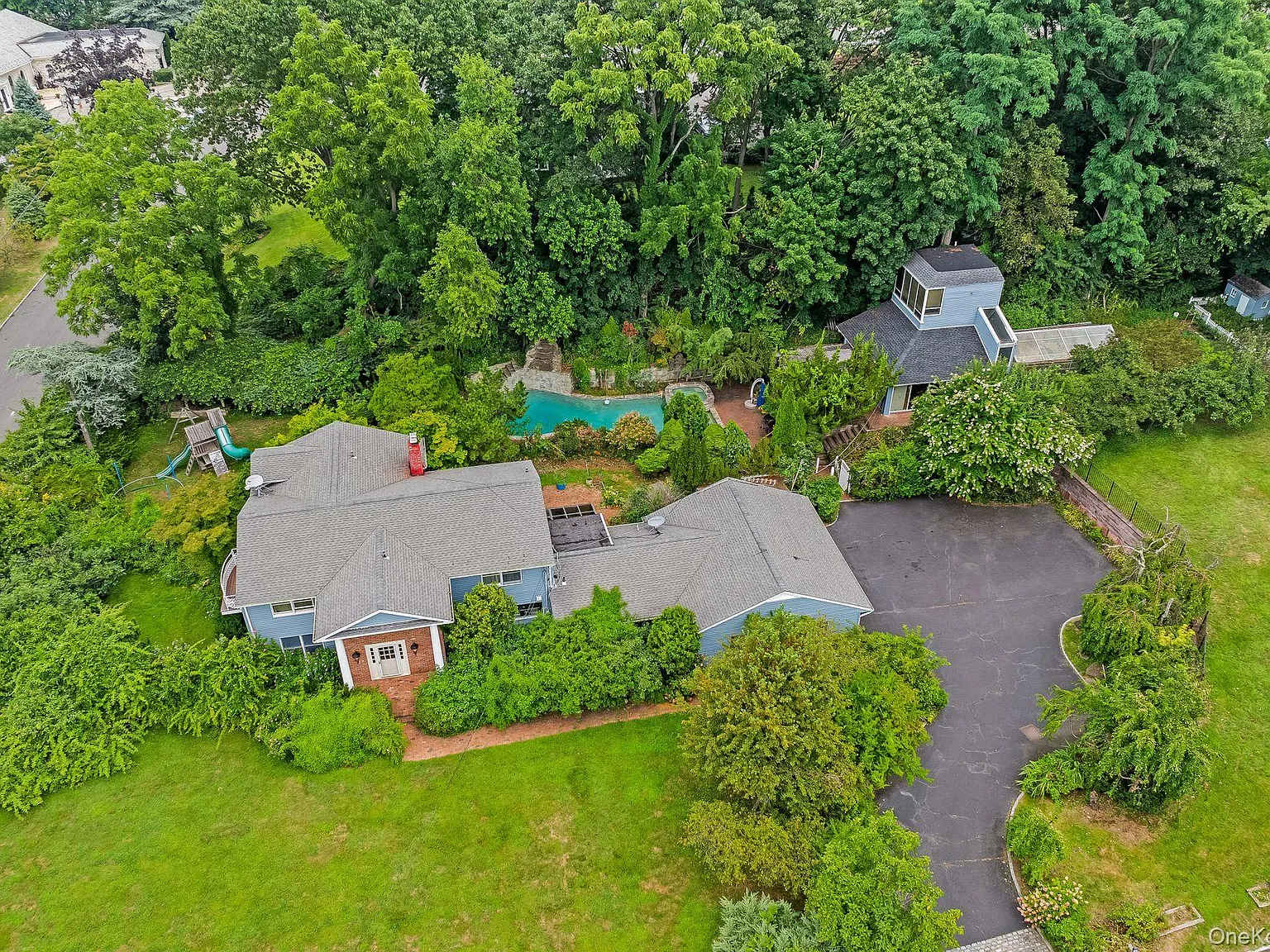 5 bed, 5.5 bath, 3650 sqft, $15,000 — Photo 2