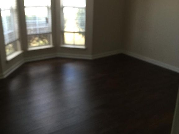 4th image of 5469 Russell Dr