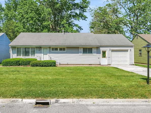 523 Gray Dr, Gibson City, IL 60936