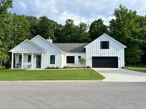 12822 E Page Ln, Omena, MI 49674