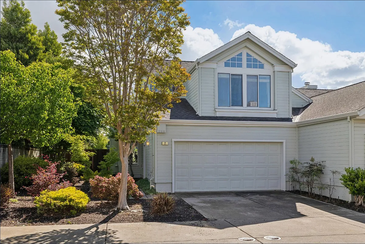 Parking for 2 additional cars in driveway (along with 2 car garage) - 2 Orr Ct