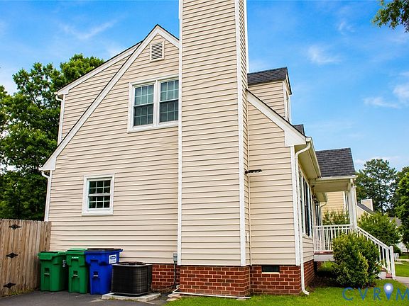 2nd image of 2120 Oakhampton Pl