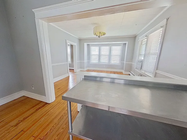 835 Latimer St — Photo 5
