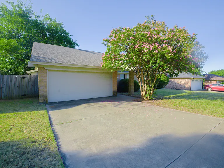 9967 Haywood Ct — Photo 13