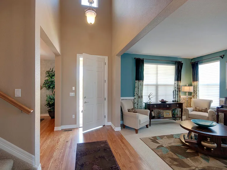 2809 Eagle Dr — Photo 4