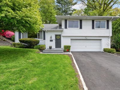 34 Bridge Road, Manhasset, NY, 11030