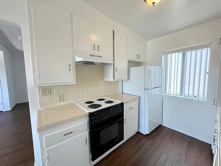 12407 Ohio Ave #2 — Photo 7