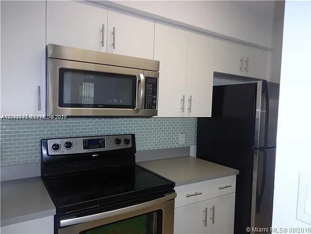 540 S Park Rd #159 — Photo 2