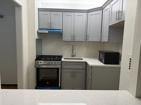 5500 Friendship Blvd #825N — Photo 8