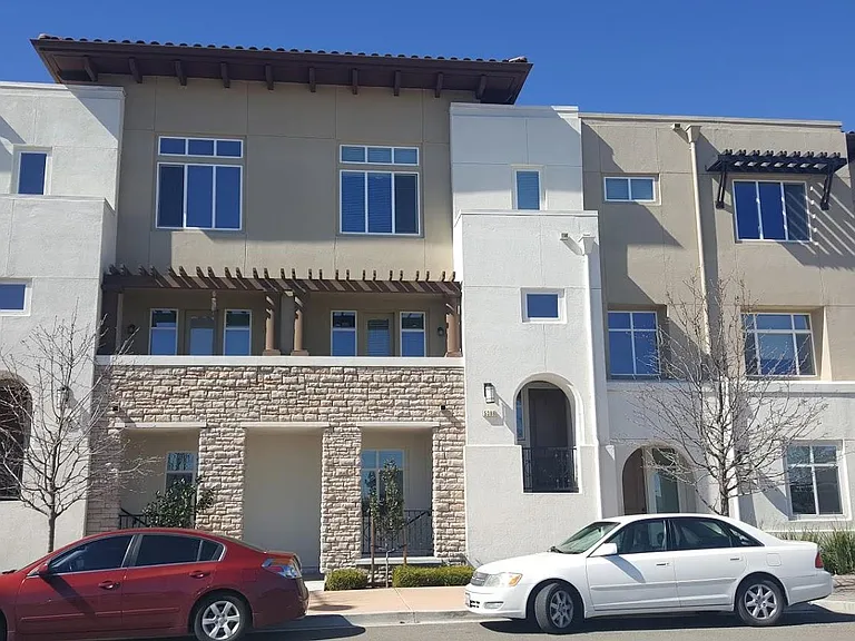 5386 Campus Dr — Photo 2
