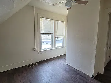 1015 NE 6th St — Photo 4