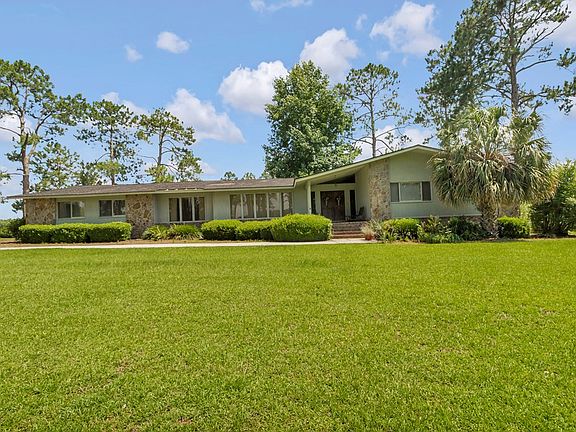 3rd image of 150 Tree Farm Rd