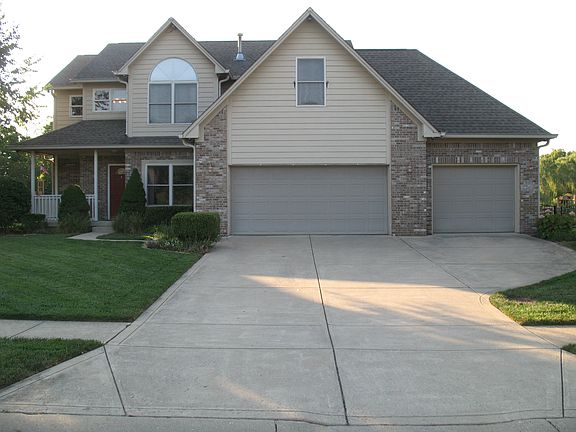 2nd image of 608 Keeneland Ln