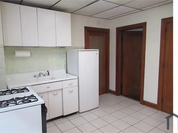 5740 S Archer Ave #202, Chicago, IL 60638