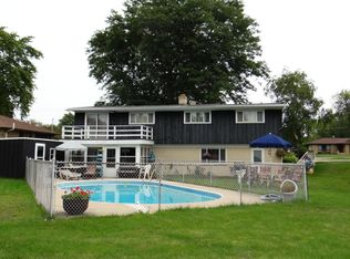 1636 Meadowlane Ave, Racine, WI 53406