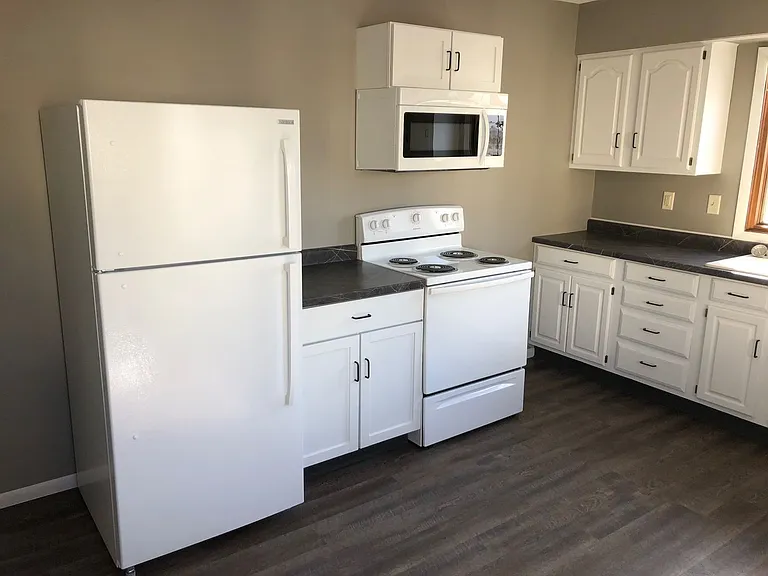 2702 London Rd — Photo 2
