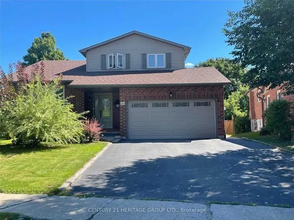 217 Yorkshire Dr, Newmarket, ON L3Y 6K9