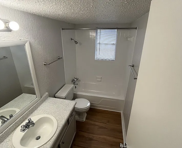 Le Montreaux Apartments — Photo 94
