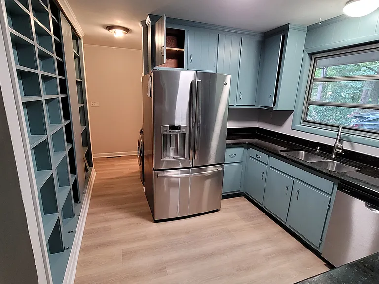 1303 Lorimer Rd — Photo 2