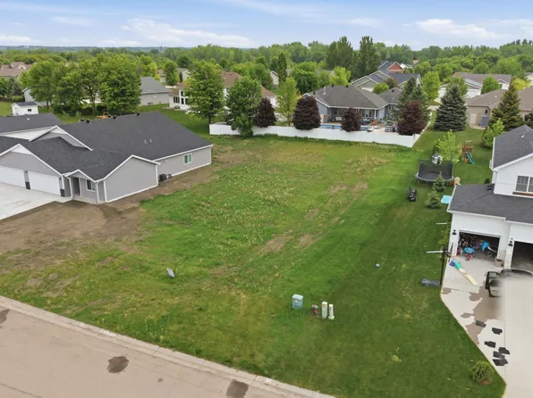 2327 Nature Ln, Hawley, MN 56549
