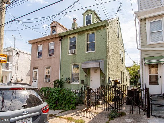 2nd image of 4629 Worth St