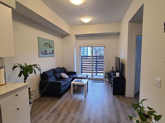 5th image of 110 Fergus Ave #130