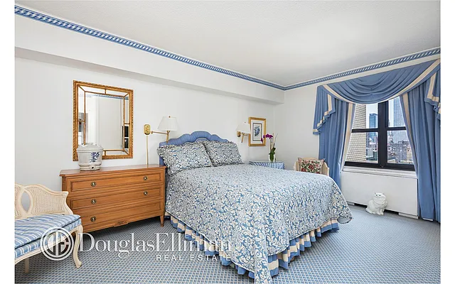Sold by Douglas Elliman | media 18