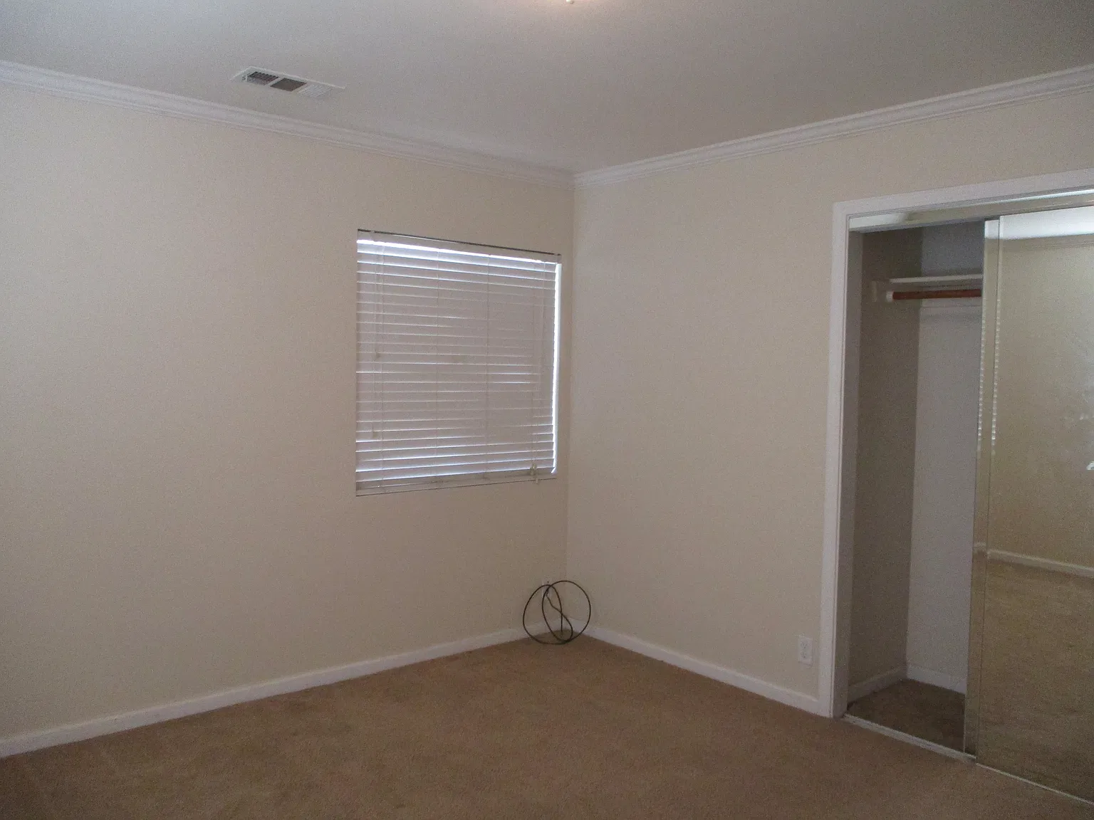 2 bed, 858 sqft, $2,000 — Photo 4
