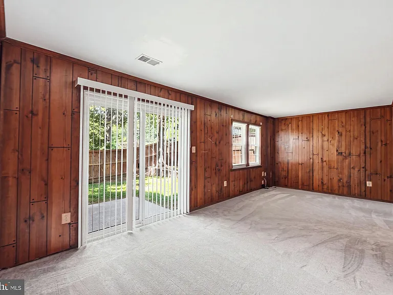 10065 Chestnut Wood Ln — Photo 22