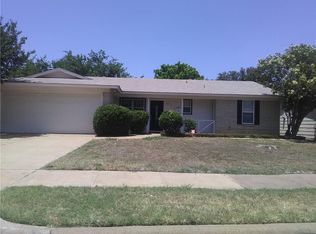 505 E Glendale St, Crowley, TX 76036