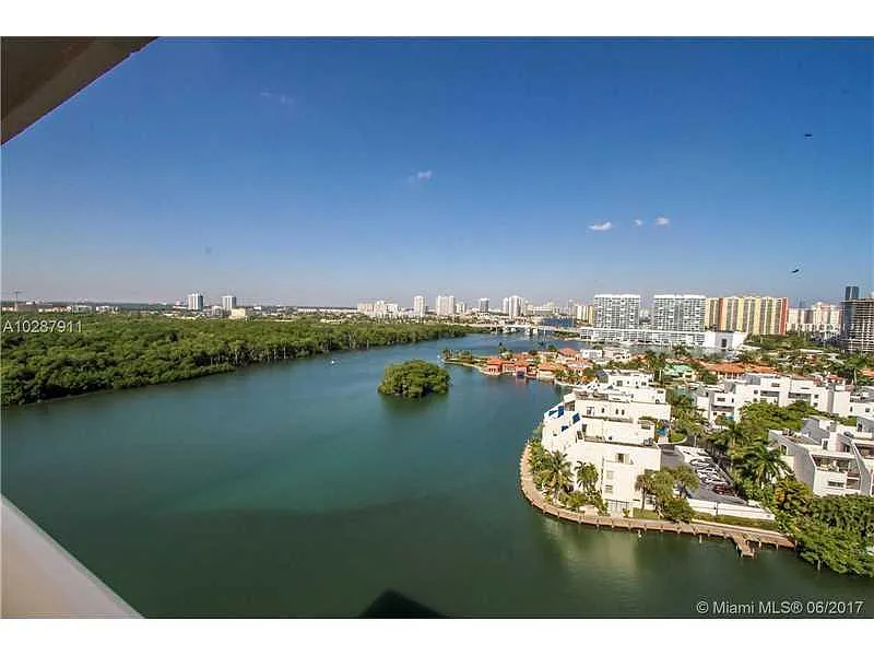 Building Photo - 400 Kings Point Dr #1418