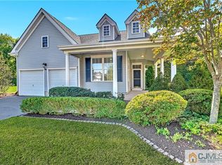 10 Longstreet Ln, Cranbury, NJ 08512