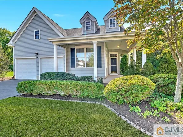 10 Longstreet Ln, Cranbury, NJ 08512