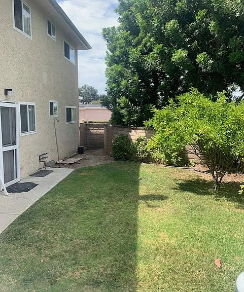 1212 N Park Western Dr #2 — Photo 1