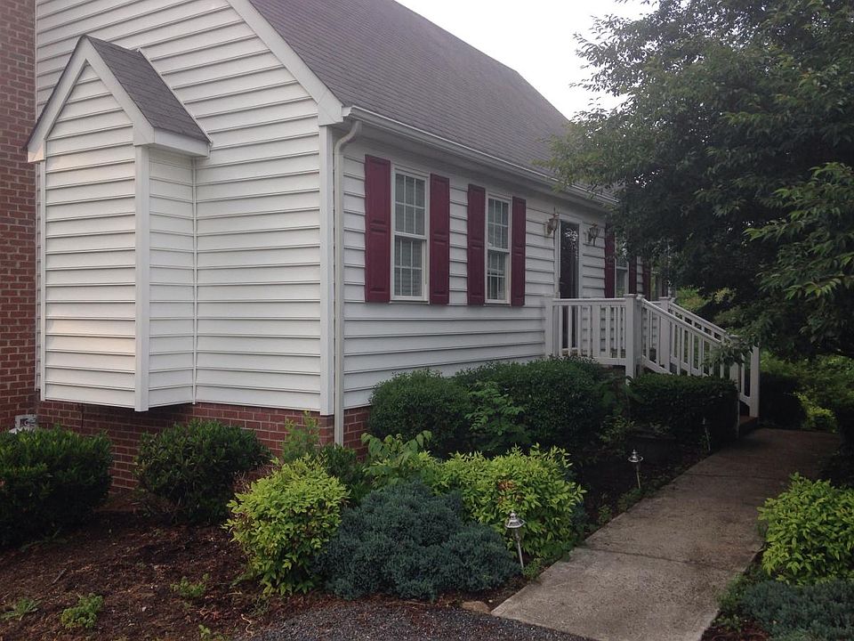 1st image of 305 McIntosh Dr