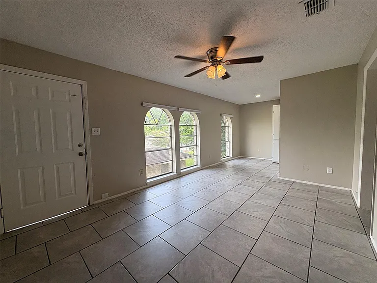 3021 Sycamore Ave #8 — Photo 4