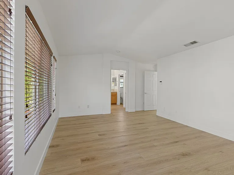 11349 Ferrara Ln — Photo 26