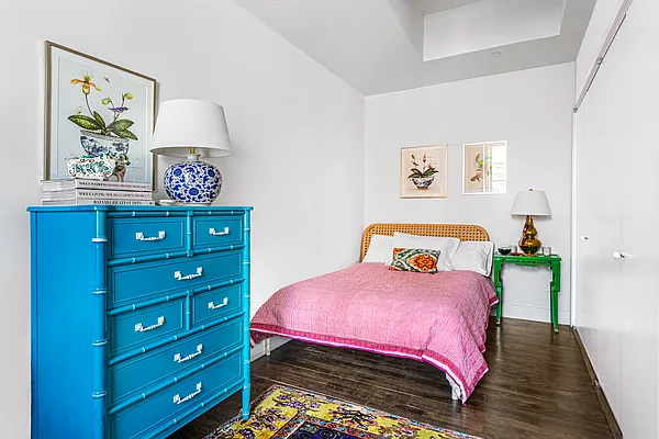 Sold by Compass | media 22