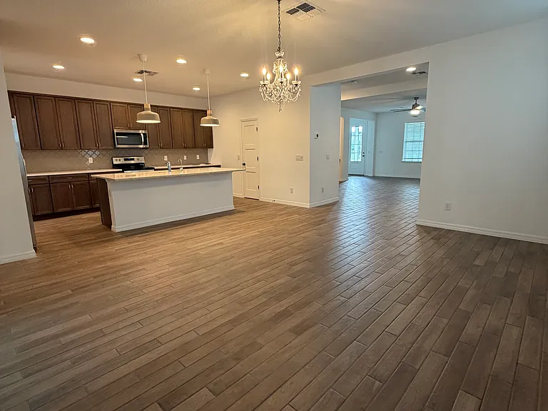 8210 Nemours Pkwy — Photo 16