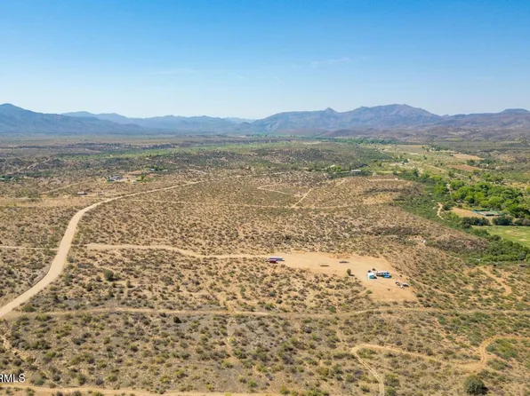 000 S WAGONER Road #D, Congress, AZ 85332