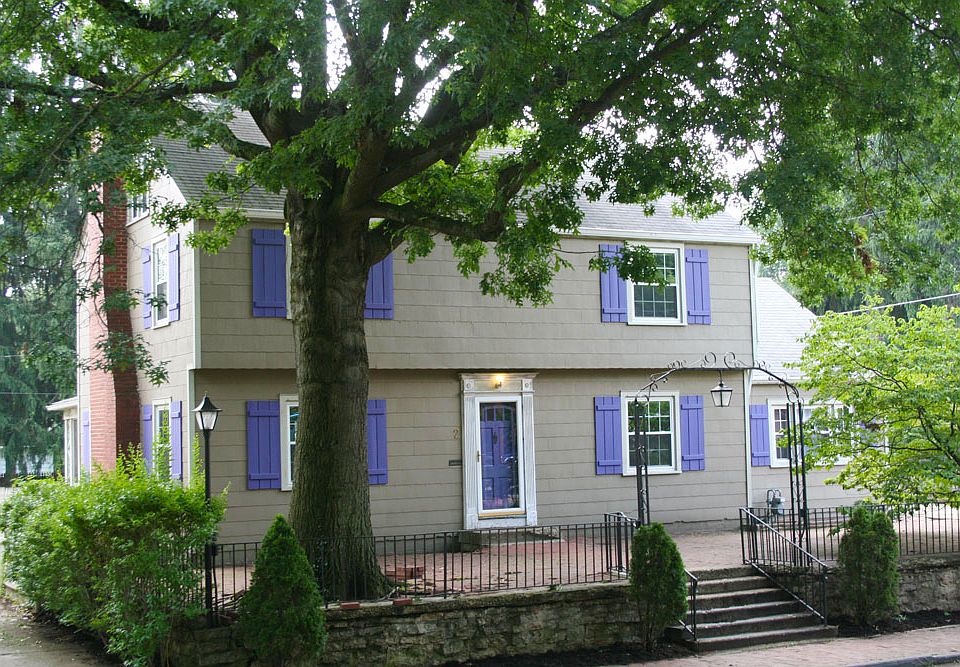 1st image of 2 Wallace Dr