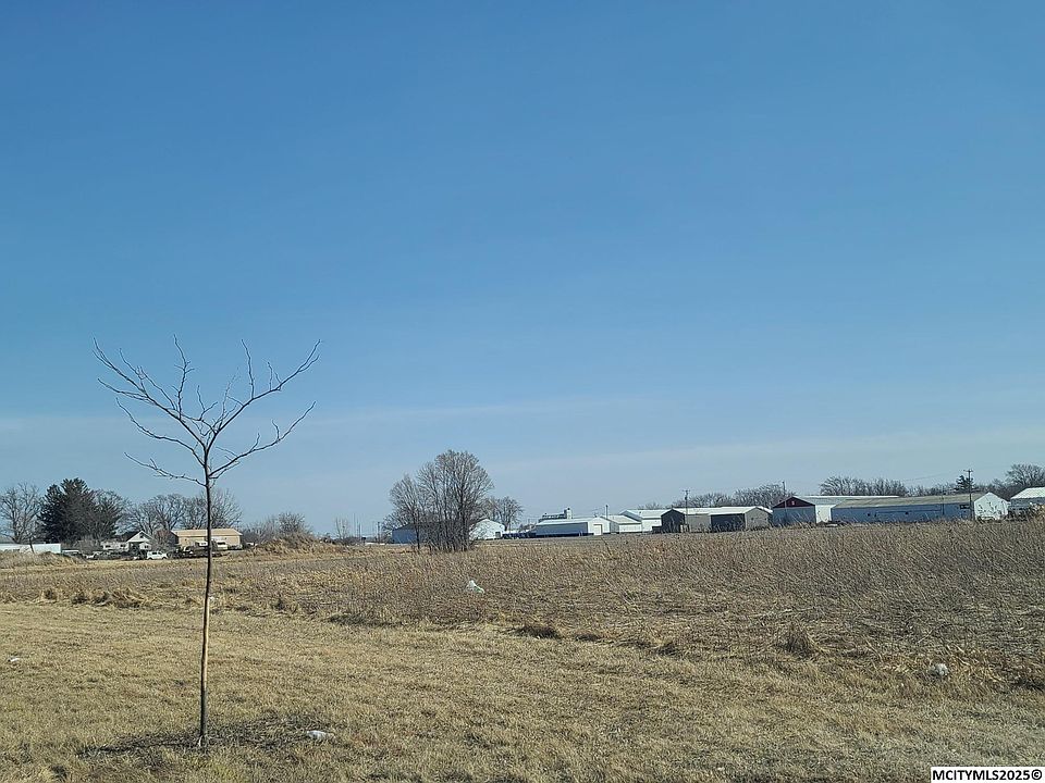 2nd image of 2955 9th St SW