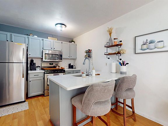 5th image of 4814 Green Ash Ln #296