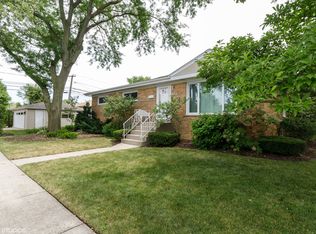 8401 Ridgeway Ave, Skokie, IL 60076