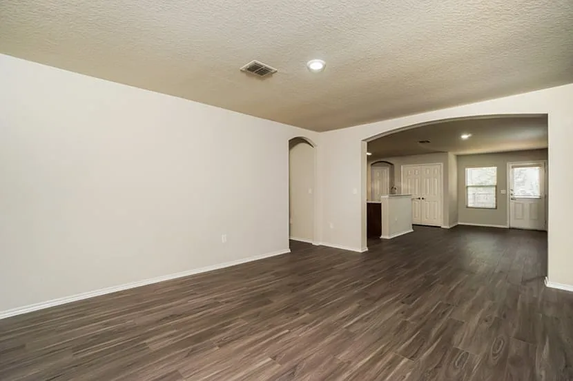 Enclave at Northeast Crossing — Photo 4