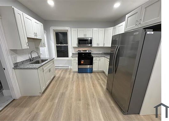 5th image of 16 Ashton St #3