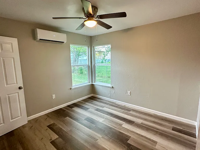 990 SW 37th St #990 — Photo 6